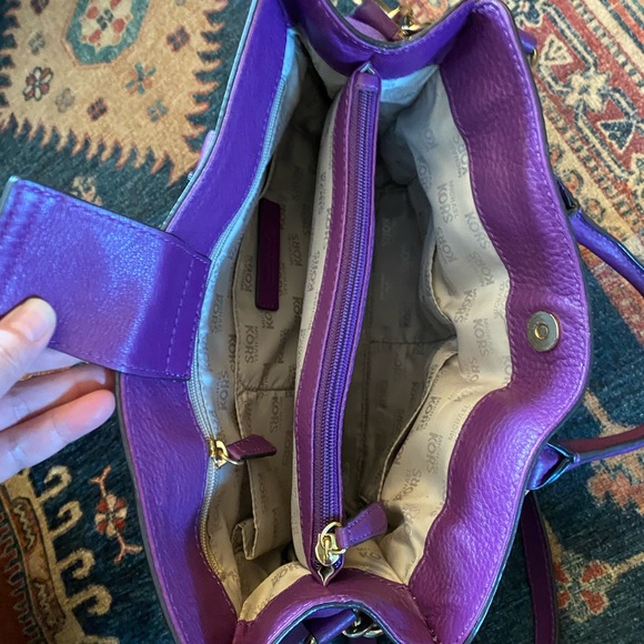 Michael Kors Purple Top handle 3 compartment tote - Picture 4 of 16